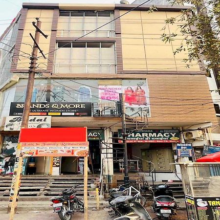 Hotel O Aaradhya Residency Noida Buitenkant foto