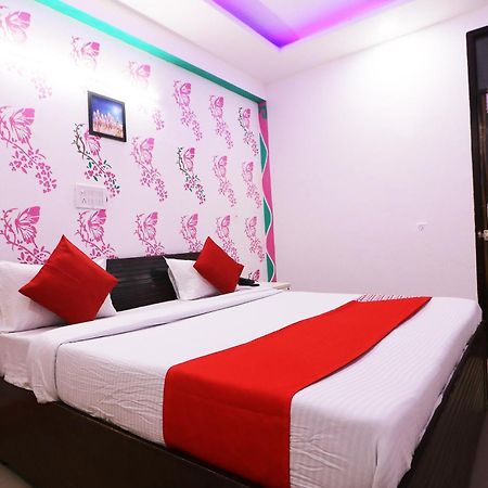 Hotel O Aaradhya Residency Noida Buitenkant foto