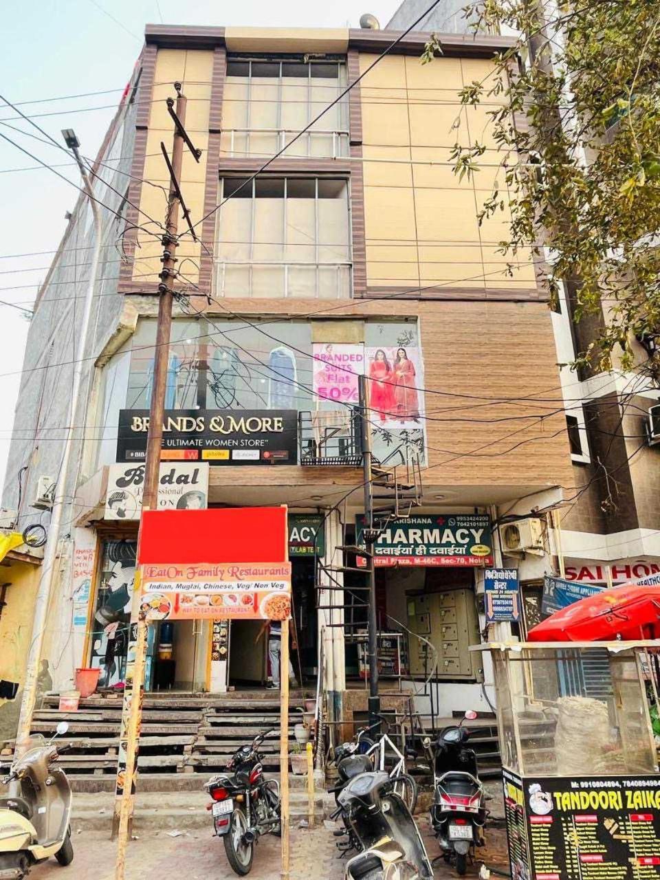 Hotel O Aaradhya Residency Noida Buitenkant foto