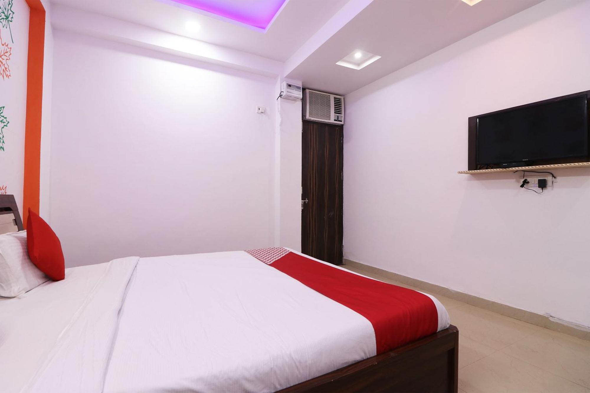 Hotel O Aaradhya Residency Noida Buitenkant foto