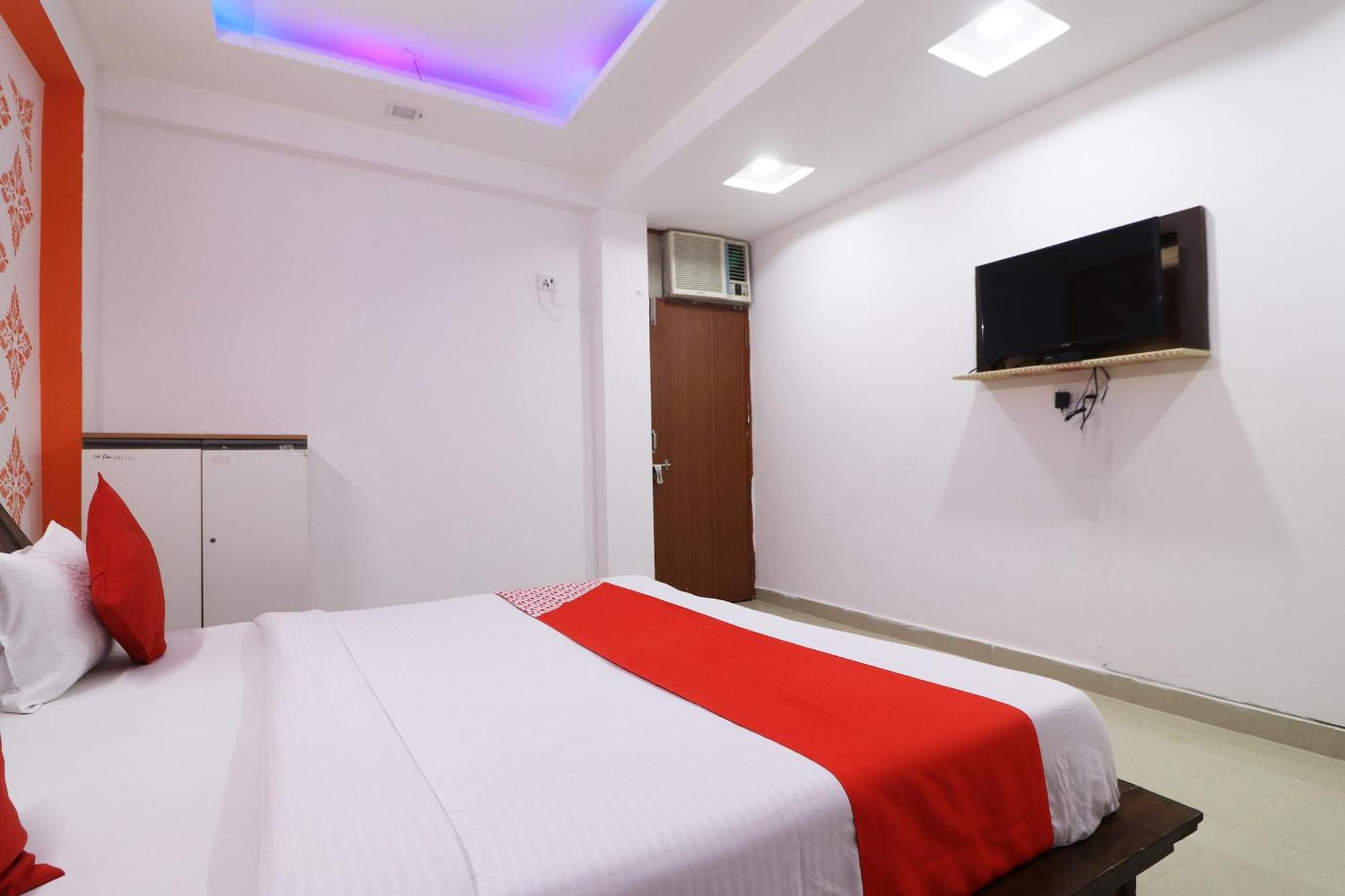 Hotel O Aaradhya Residency Noida Buitenkant foto