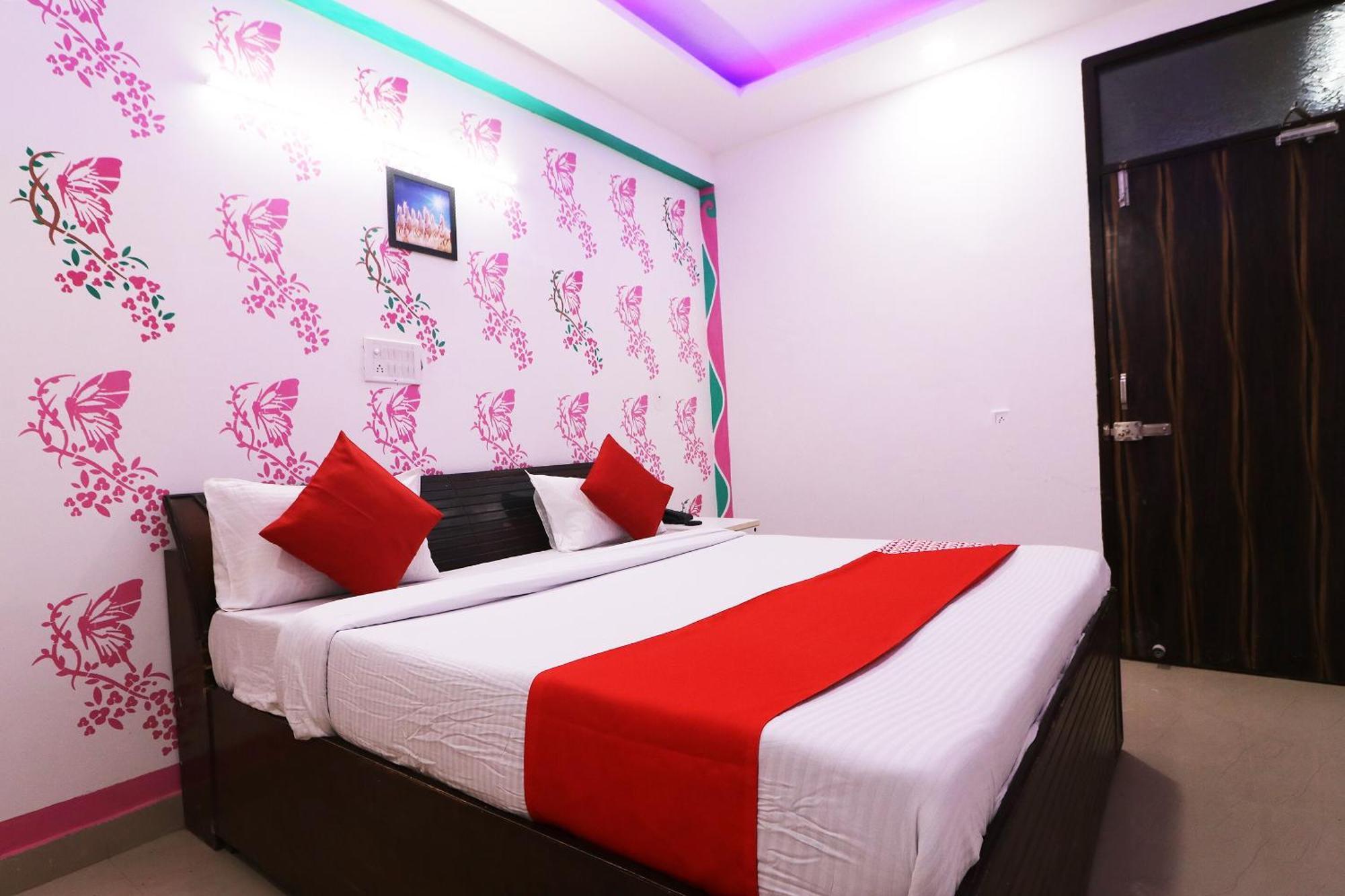 Hotel O Aaradhya Residency Noida Buitenkant foto