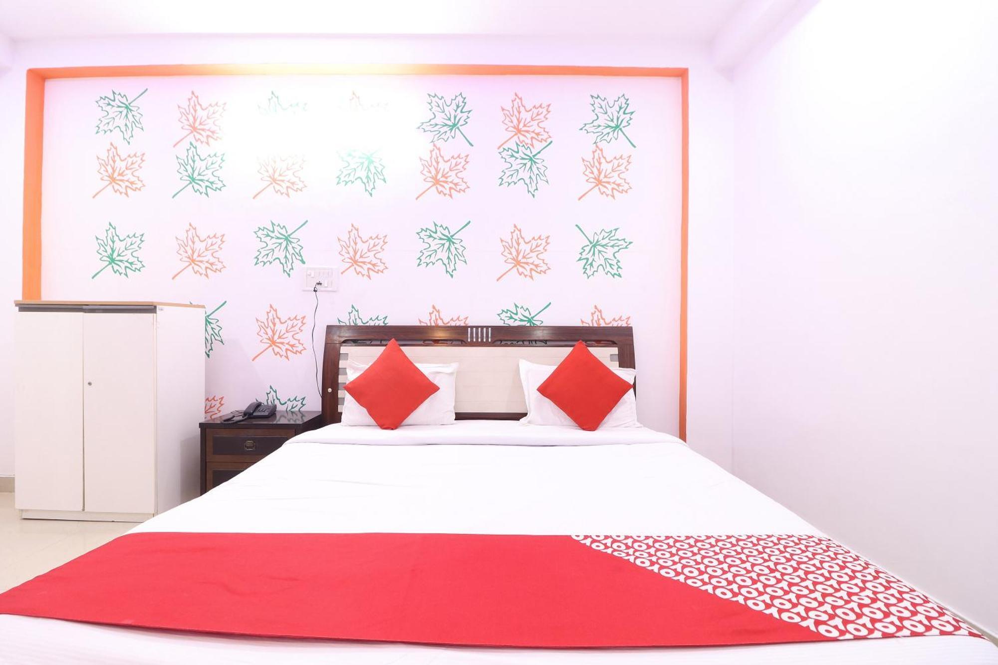 Hotel O Aaradhya Residency Noida Buitenkant foto